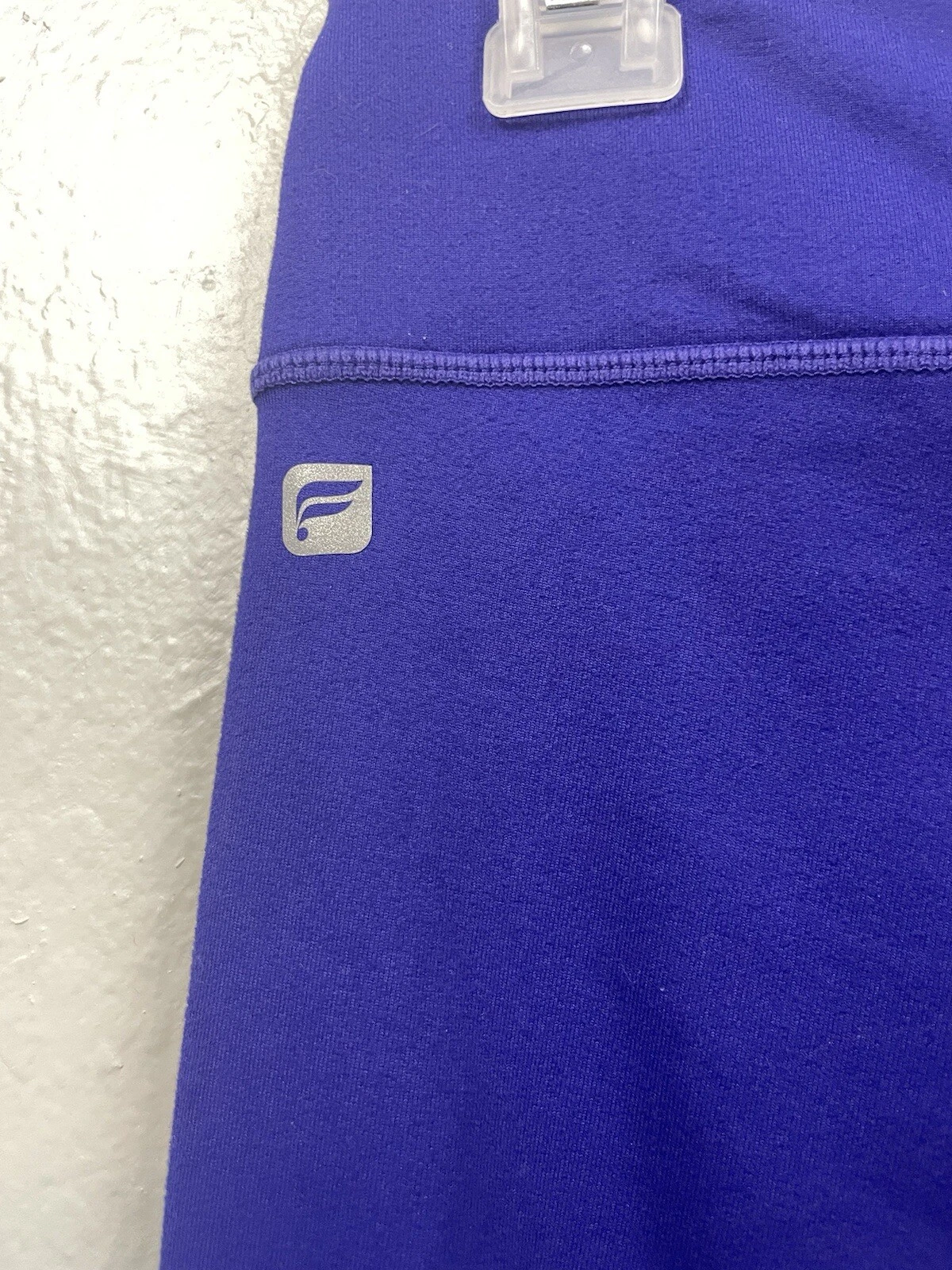 fabletics pull on capri leggings