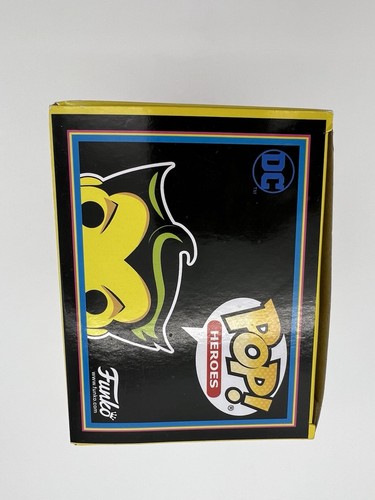 Funko Pop the Joker #370 Hot Topic exclusive black light glow DC Batman animate - Picture 5 of 9