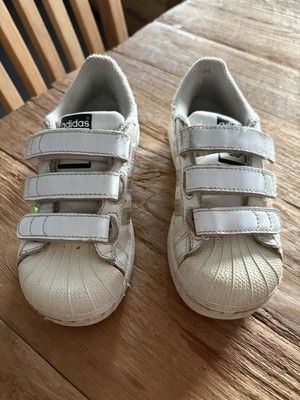weiß gold glänzende ADIDAS Superstar Turnschuhe Gr 26 mit Klettverschluss