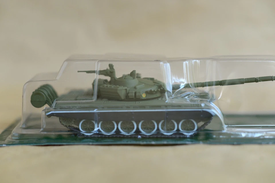 EAGLEMOSS GE FABBRI scale model TANK T-72 1:72 rUSSIAN TANKS USSR Diecast No 1 - Image 4 of 4