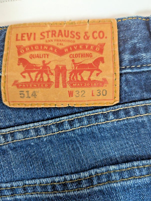 Levi 514 Size 32x30 Mens Jeans Straight Med Wash See wear on bottoms of legs