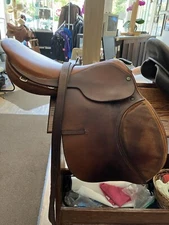 17 inch Beval close contact english jumping saddle