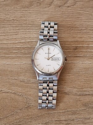 BULOVA Uhr - Made in SWISS - Calendar, Stahl, Quarz - 30mm - Wunderschön