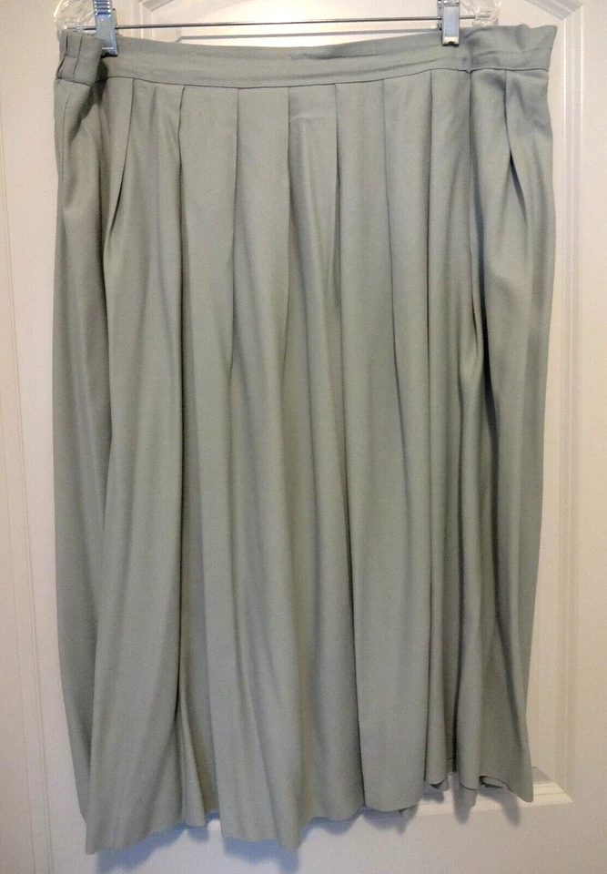 JESSICA HOWARD MUJER 22 Chaqueta y Falda Traje Verde Como Nuevo De Colección Foto 2 de 4