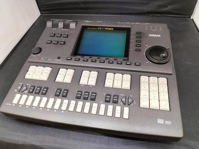 YAMAHA QY700 Keyboard Musik Workstation elektronisches Instrument tragbar