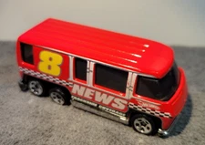 2011 Hot Wheels GMC Motorhome Red 8 News Trackside Coverage Van Loose