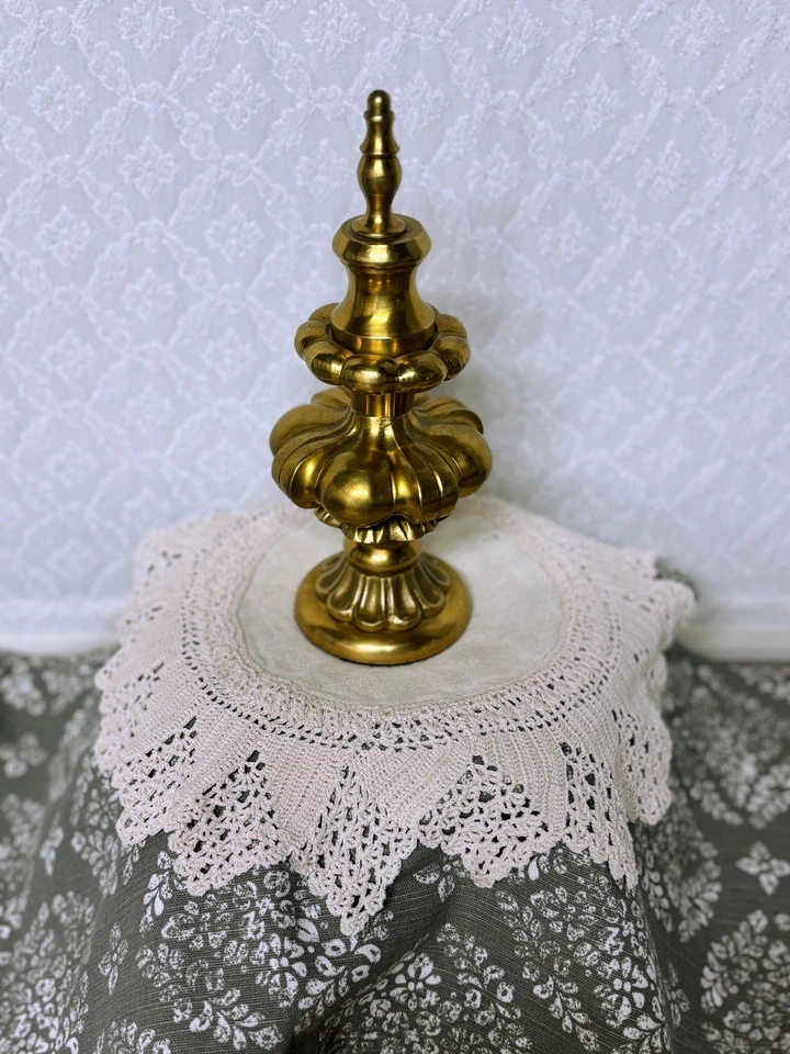 Vintage Solid Brass Victorium Finial Original Finish Table Top / Door Stop ✨💛 - Image 2 of 4