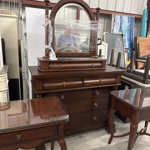 Bassett 4 poster bed with Dresser & Mirror, 2Night Stands BR Set [king size]