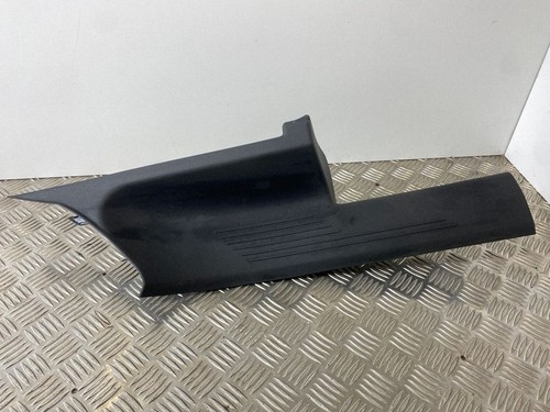 Side skirts sill cover
