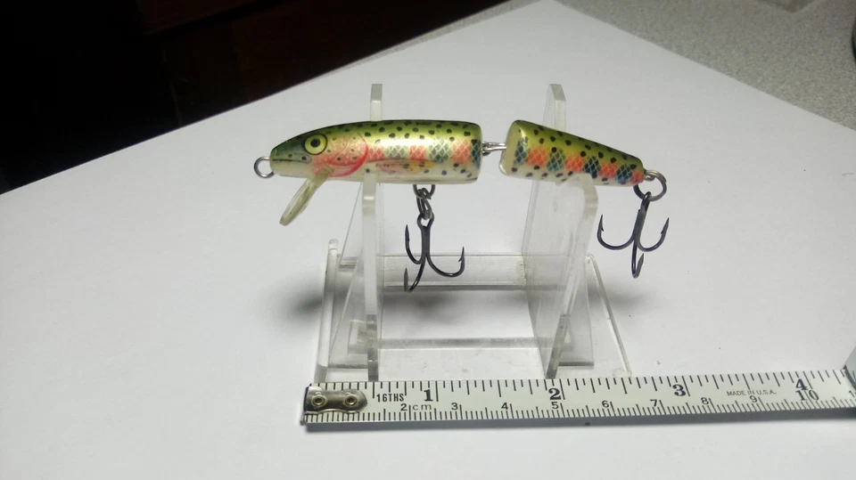 RAPALA, MODELO J-7 VINTAGE, MULTICOLOR SOBRE CUERPO DORADO CON VIENTRE BLANCO, USADO, EXC. Foto 2 de 4