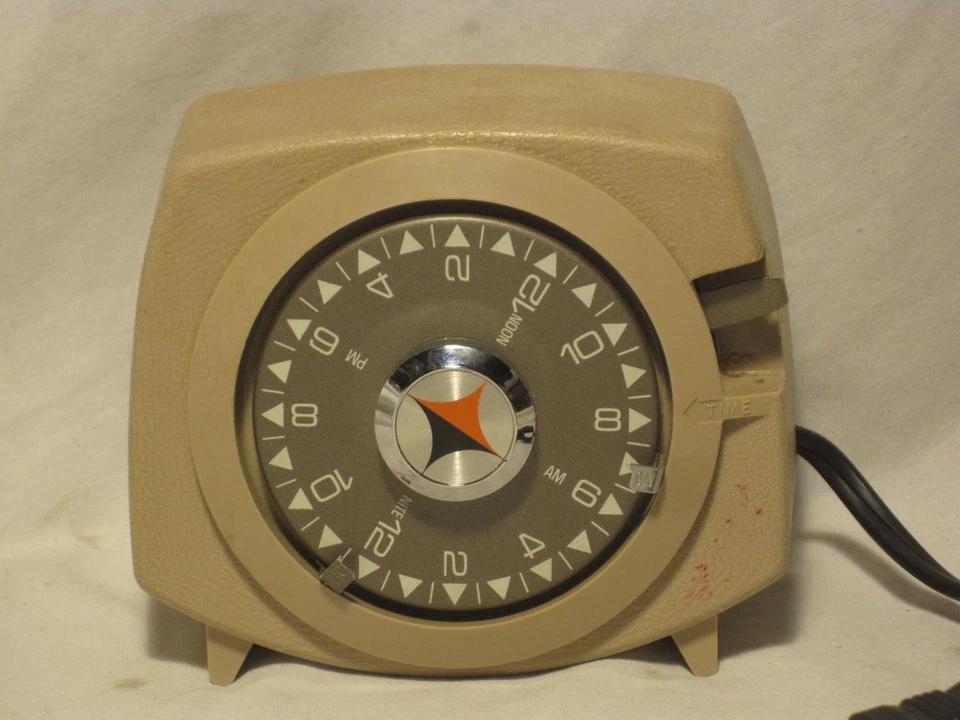 Vintage Intermatic TIME-ALL A-921-7 retro electric timer timing security control - Image 3 of 4