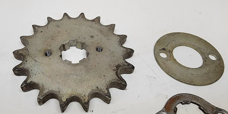 Передняя звездочка 18T с держателями 1974 Honda CB750 K4 74 CB 750 69 70 71 - Изображение 4 из 4