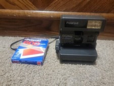 Vintage Polaroid Black Close Up 600 Instant Film Camera