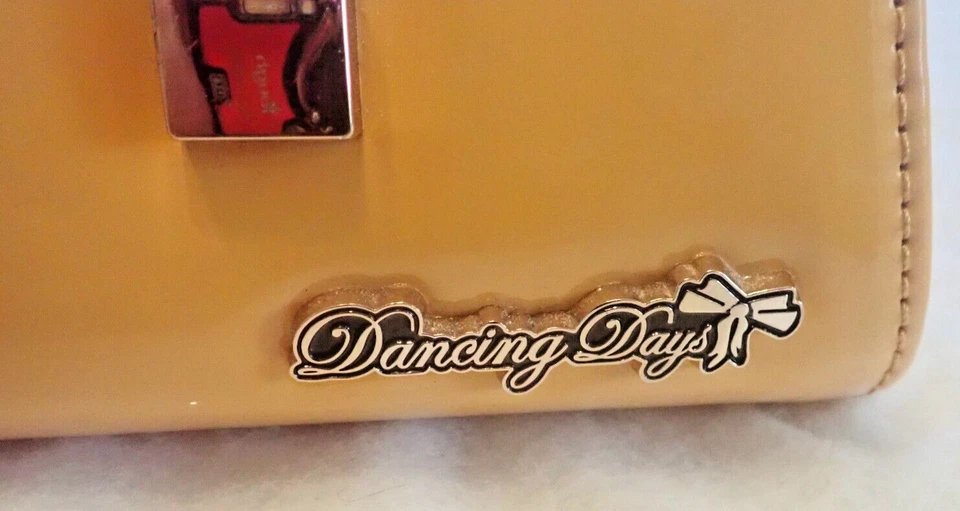 Cartera retro brillante de charol Dancing Days con cierre de gema sintética - Excelente Foto 2 de 4