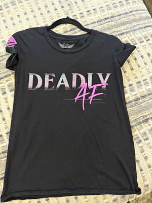 We The People Women s M Maternity Black  DEADLY AF  Graphic Crew Neck Tee