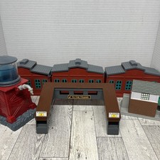 Thomas  Friends TrackMaster Buildings Lot - Water Tower, Footbridge, Sheds