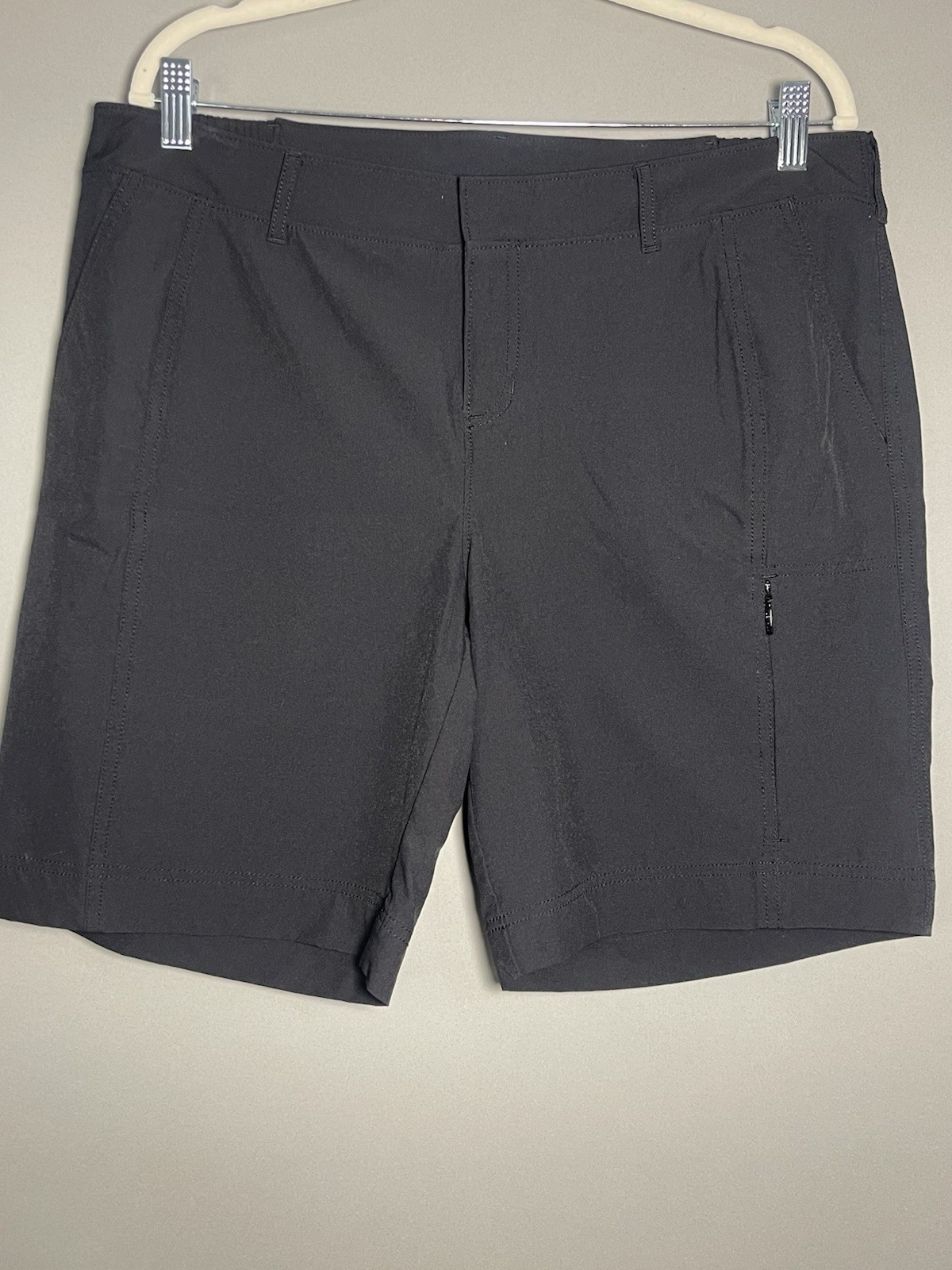 Athleta Black Bermuda Hiking Shorts Women’s Size 16 Stretch Outdoor Utility