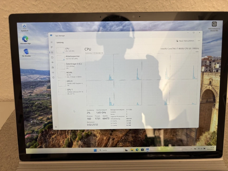 Microsoft Surface Book 2 240 GB SSD 16GB RAM NVIDIA GTX 1050 Win11 Pro defekt ? - Bild 2 von 4