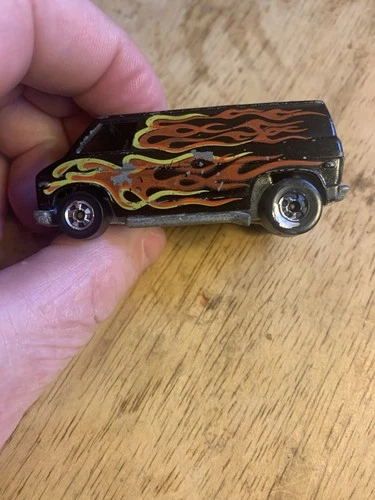🔥 Vtg 1974 Hot Wheels Flying Colors Black Super Van with Orange & Yellow Flames