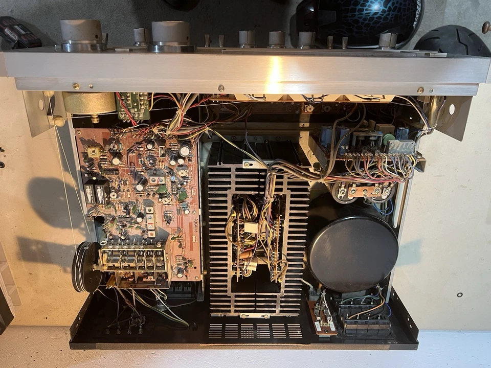 Sony HiFi AM-FM Vintage Receiver STR V5 - Image 4 of 4