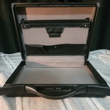 SAMSONITE FOCUS 2 Hard-Shell Briefcase Right-...