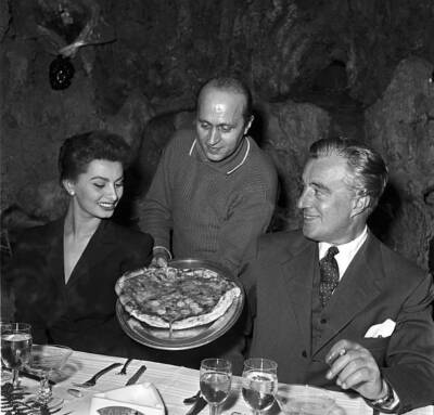 Sophia Loren And Director Vittorio De Sica 'The Gold Of Naples' Old Photo