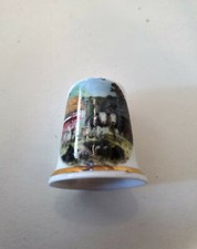 Porzellan Fingerhut mit Goldrand gemarkt Bauernhof 27mm