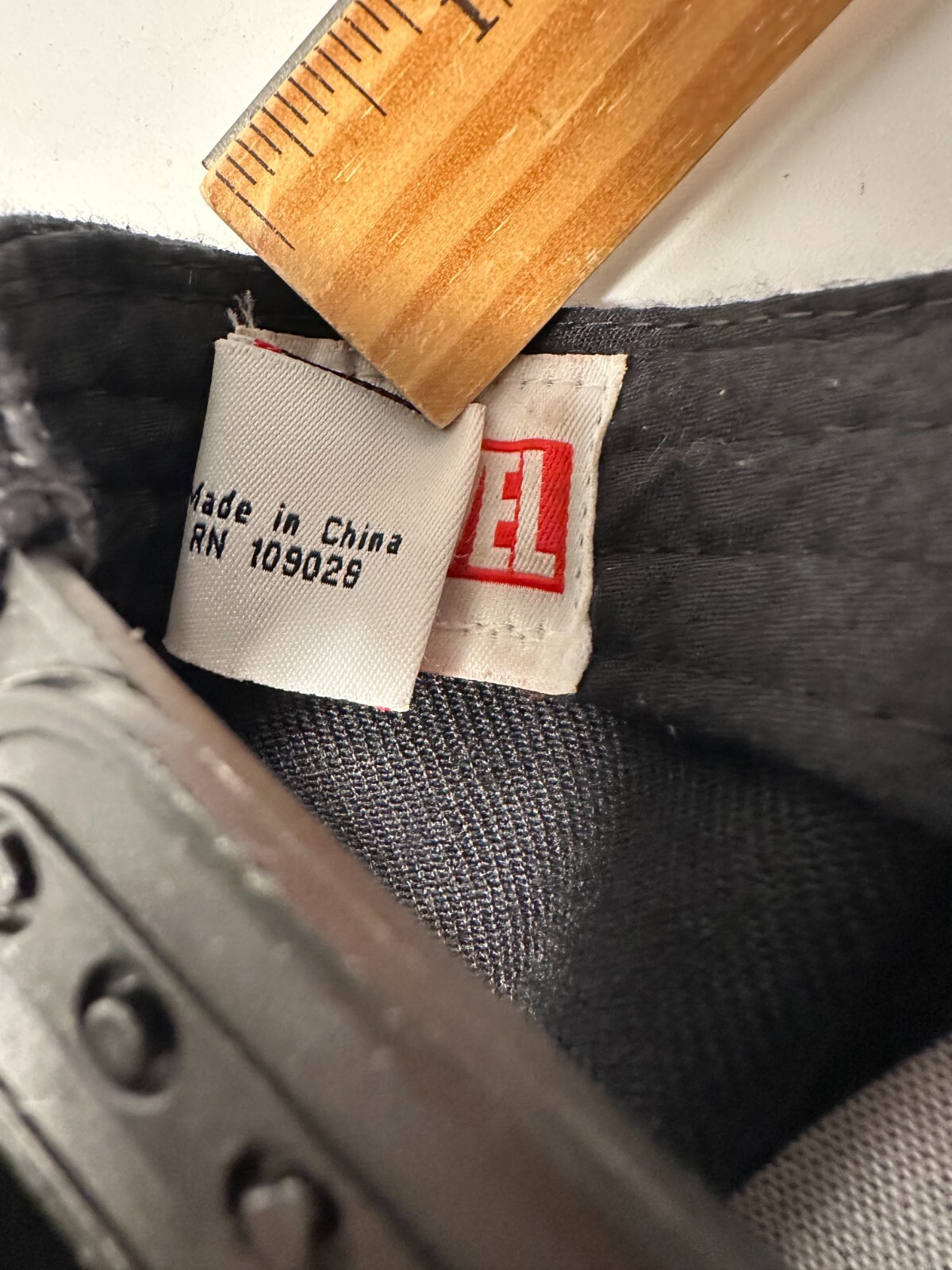 Deadpool Marvel Comic Baseball Hat-split face log… - image 10