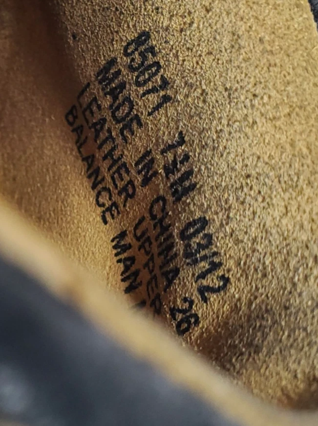 Zapatos cómodos y lindos de cuero Clark estructurado con detalles de botón para mujer 7,5 Foto 4 de 4