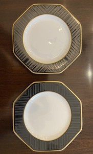 (2) Villeroy & Boch Heinrich "Black Pearl" Bone China Dessert/Bread Plates 6"