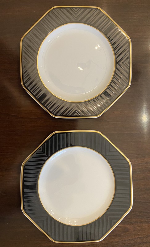 (2) Villeroy & Boch Heinrich "Black Pearl" Bone China Dessert/Bread Plates 6"