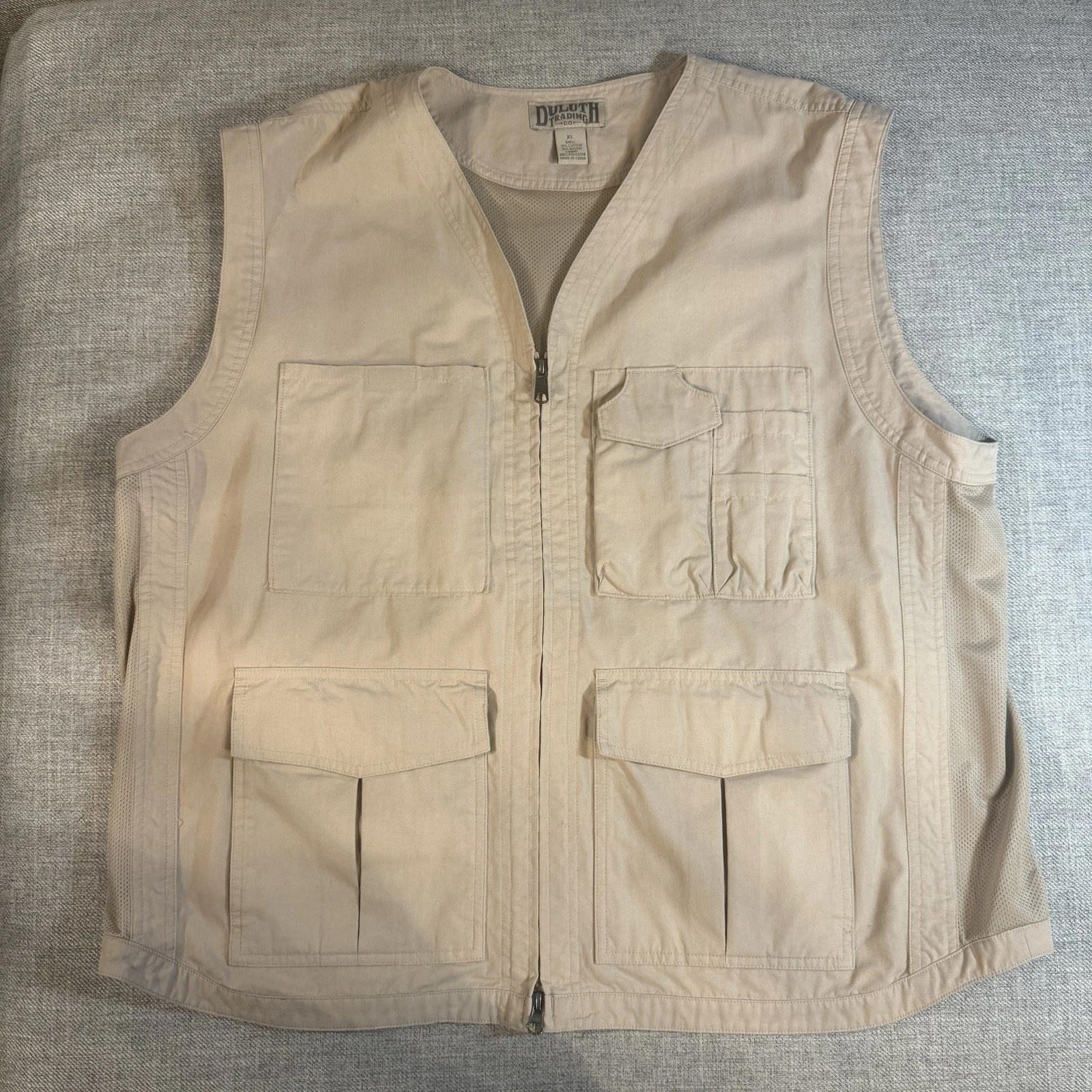Duluth Trading Vest Mens XL Tan Utility Fishing Safari Zip Pocket Mesh