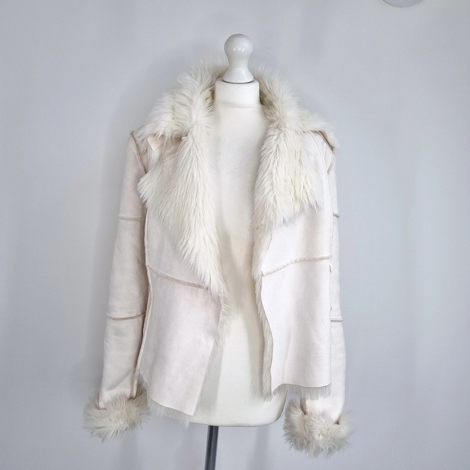 OFF WHITE Cappotto mango finta pelle di pecora panna giacca fodera pelliccia biker avvolgente bianco sporco medio