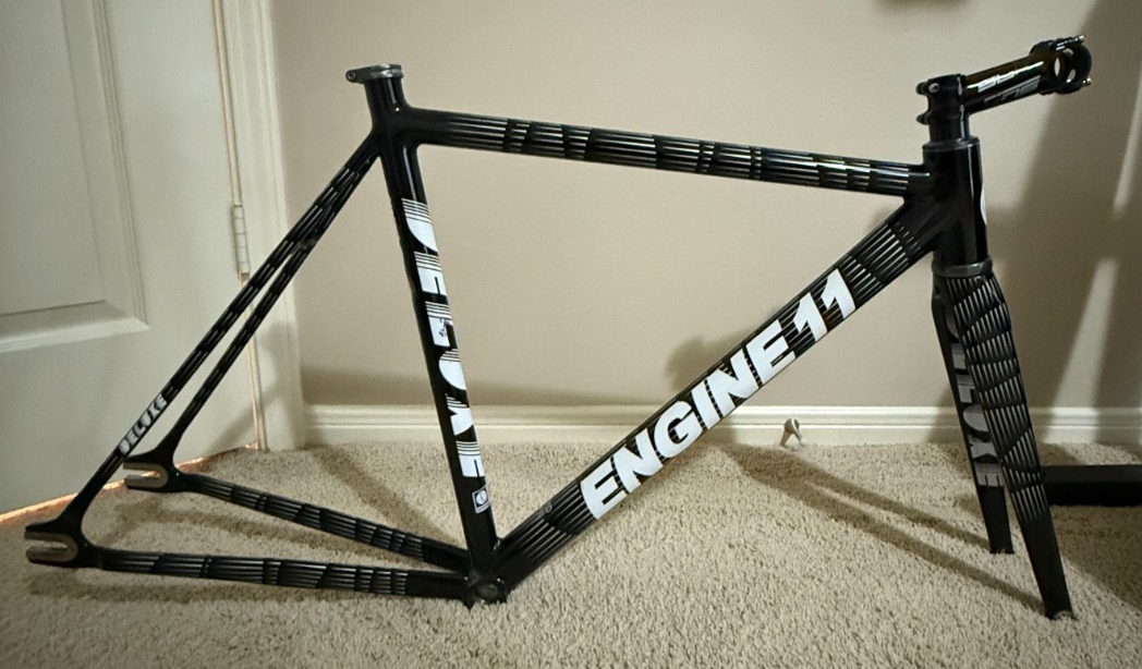 RARE [MEDIUM] Engine 11 x Deluxe Cycles Crit-D Nightwave Edition