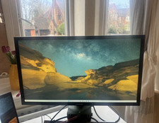 Samsung UE590 26in UHD Monitor UHD 4K 3840 x 2160 Resolution Black