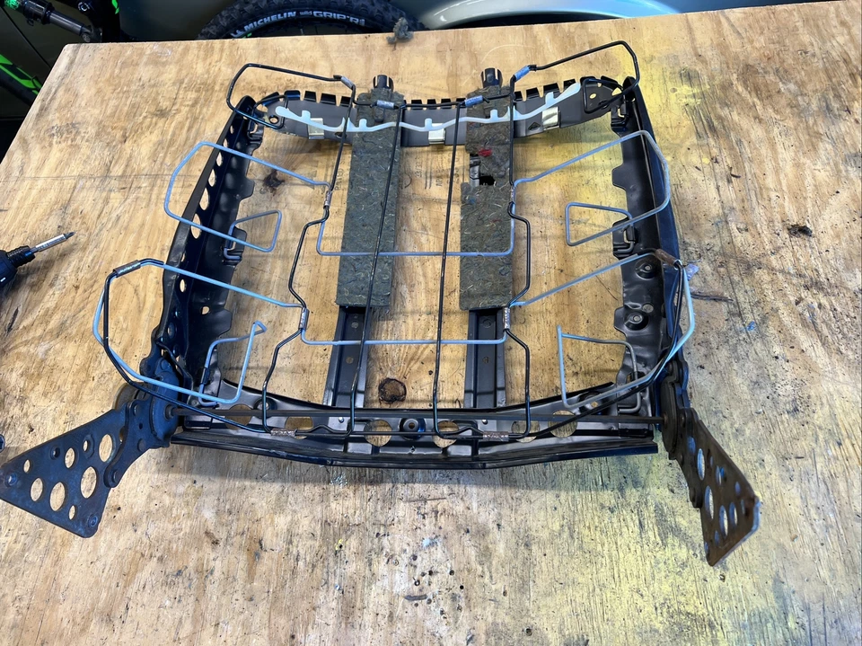 85 Mercedes W123 front  right seat spring  frame upper cushion  300D 240D  sedan - Image 4 of 4