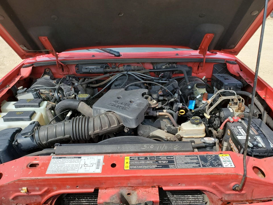 Cubierta del ventilador del radiador (4,0 L)(A/C) Ford Ranger 1998-2003 Foto 3 de 4