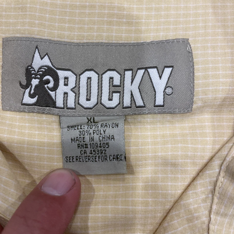 ROCKY - Camisa de trabajo para hombre talla XL - S/S con botones, mezcla de rayón/poliéster, amarilla Foto 2 de 4