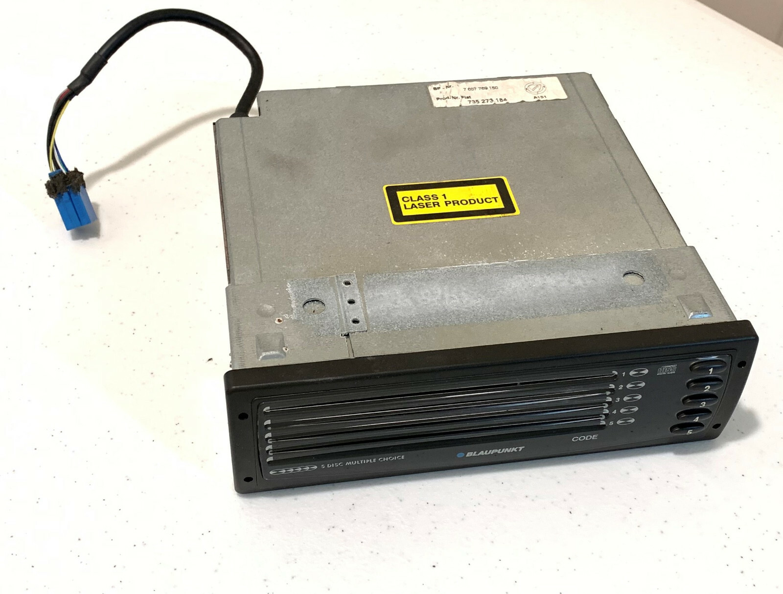 07  MASERATI QUATTROPORTE  M139  5 DISK CD CHANGER AT DRIVER KNEE 735273184