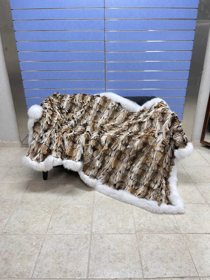 Luxury Lynx Fur Throw Lynx Blanket Bedspread With White Fox Outline - Image 4 of 4