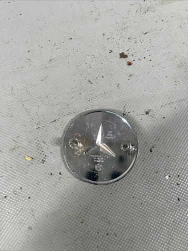 Mercedes Emblem 2188170116 - Photo 2/2