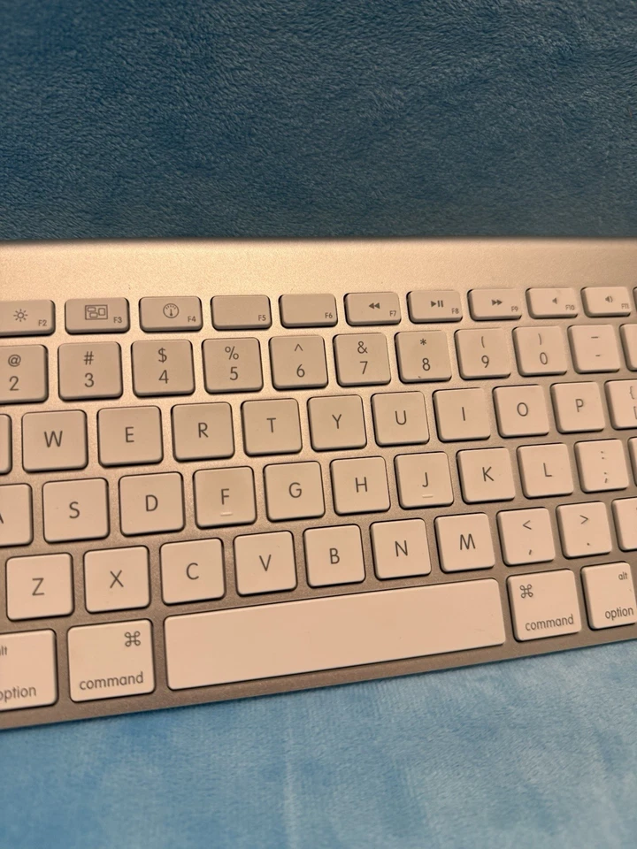 🍏 NEAR MINT Apple A1314 Wireless Bluetooth Keyboard Silver TESTED for Mac ipad - Image 4 of 4