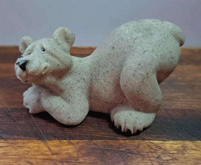 Quarry Critters - Bär (nachdenkliche Pose) von Second Nature Design 45463, nicht mehr produziert