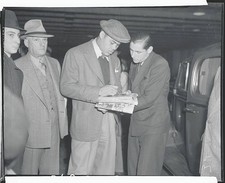 Gimme Your Autygrafpt Champ! New York New York Joe Louis heavyweig- Old Photo