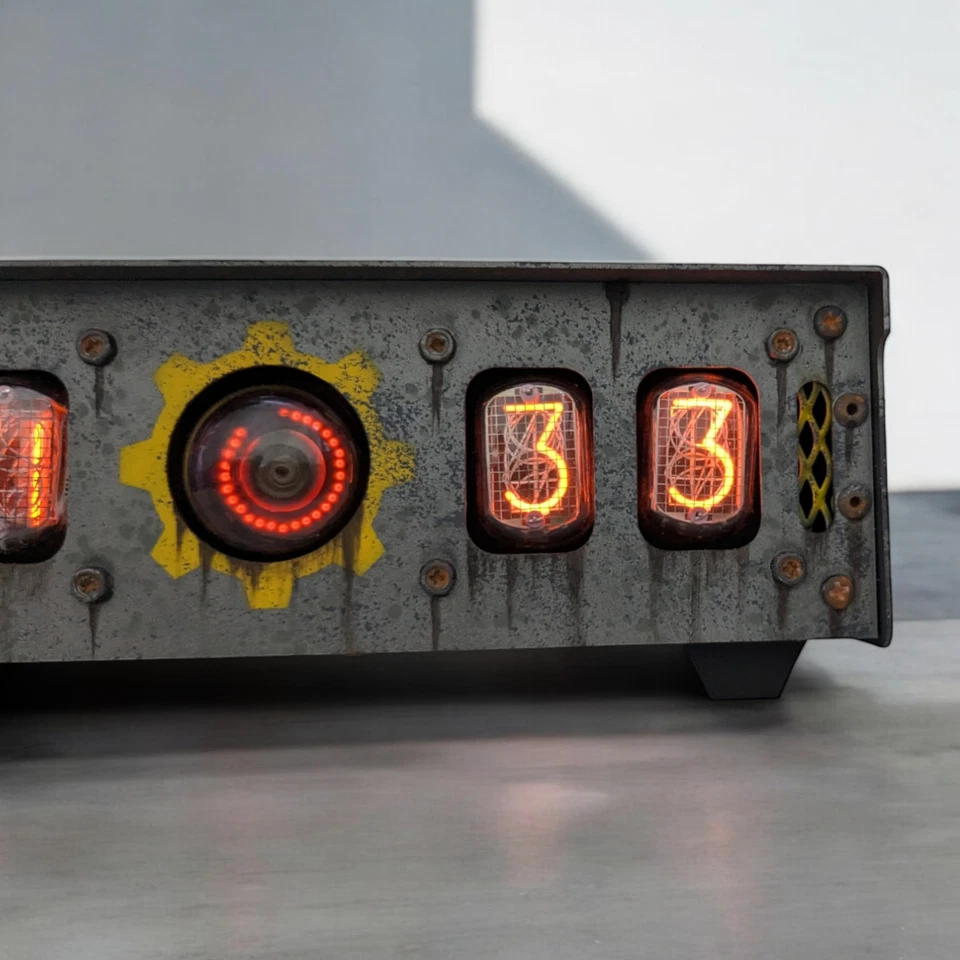 Nixie tube clock with IN-12 tubes and A-101/OG-4 dekatron in metallic case - Image 4 of 4
