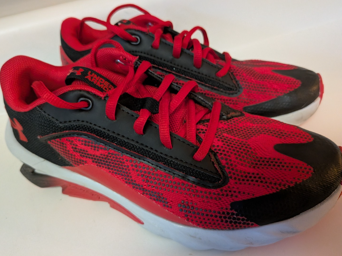 SAOLA Scarpe ragazzo Under Armour Scramjet corsa atletica nere rosse taglia 5 5 ipersoniche