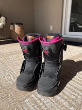 Brand Thirty Two:  Women's Snowboarding Boots Size 8