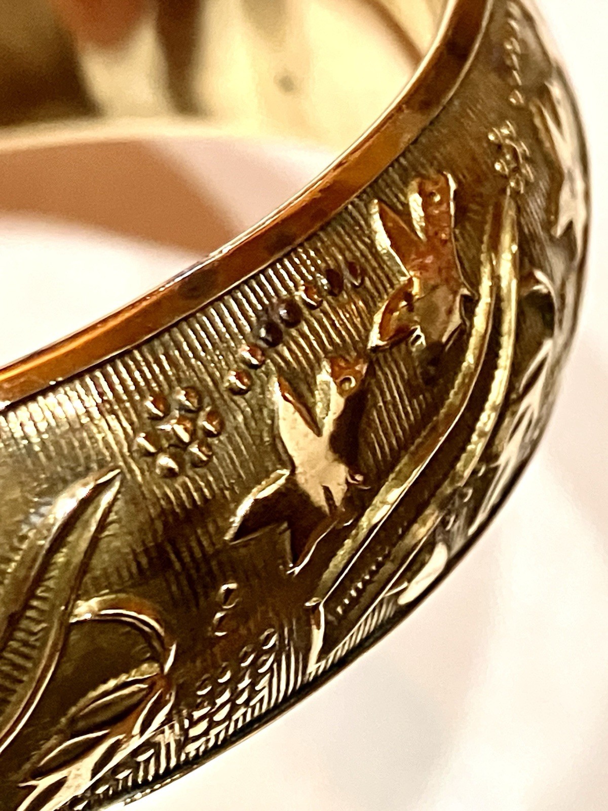 VTG Brass Engraved Scrollwork Bangle Bracelet - image 6
