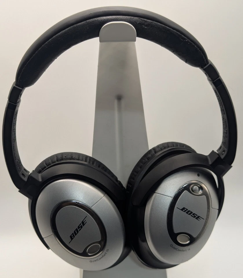 Bose QuietComfort 15 On The Ear Acoustic Noise Cancelling Headphones Needs Pads - Image 2 of 4