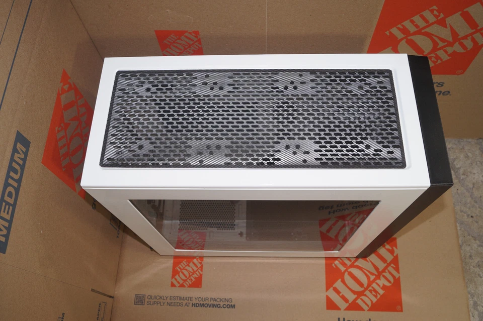 Corsair Obsidian Series 750D Aluminum Performance Full Tower ATX Computer Case - Image 3 of 4